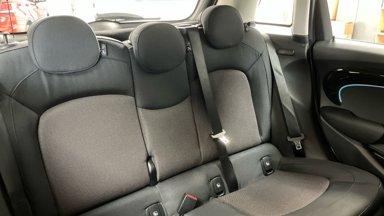 MINI Hatchback 1.5 Cooper Classic 5dr Auto Petrol Hatchback